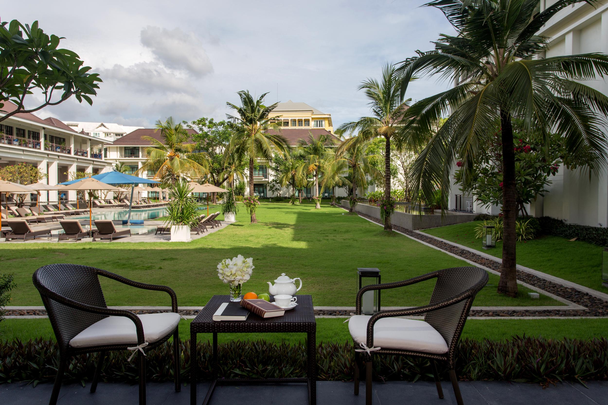 U Sathorn Bangkok Hotel Exterior photo